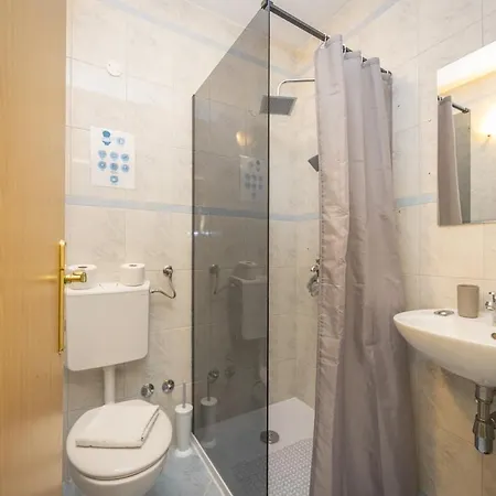 Kristina In With Private Pool, Bbq Villa Makarska